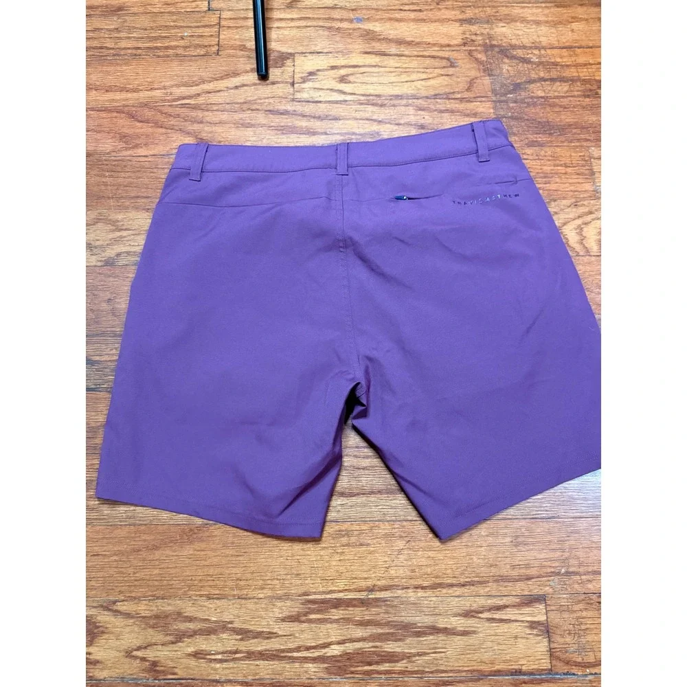TravisMathew Mens burgandy Performance Golf Shorts Size 33  Activewear